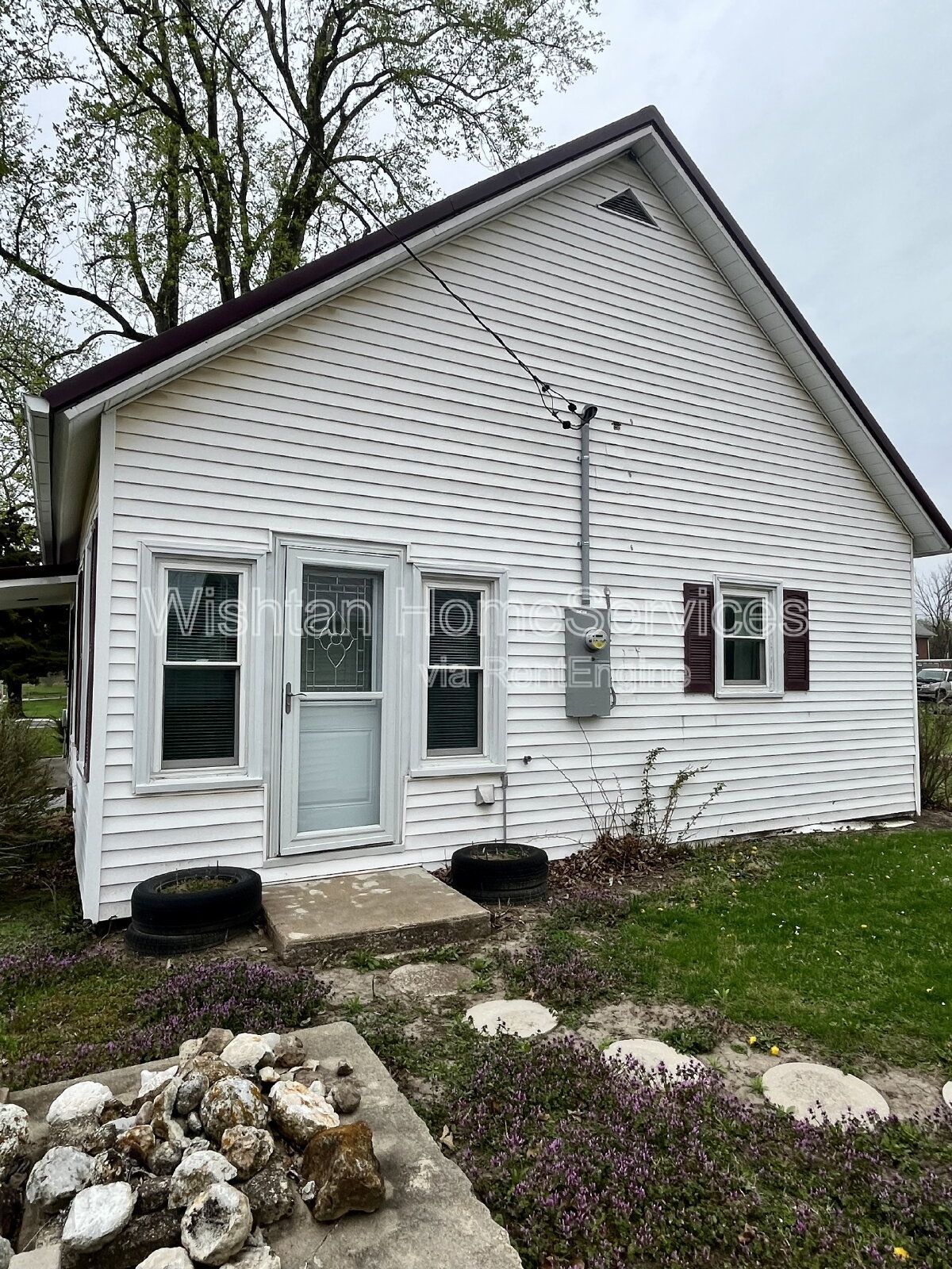 Charming 1-Bedroom Retreat with Full Bath in Niota, IL! property image