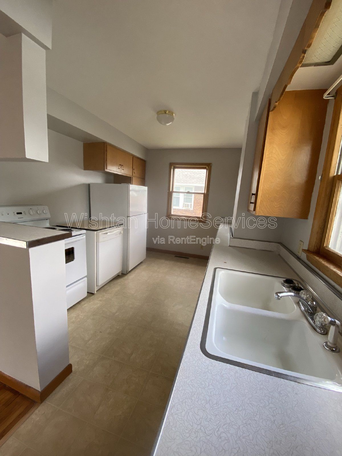 Charming 3-Bedroom Home with 2 Full Baths in Macomb, IL - Don't Miss Out! property image