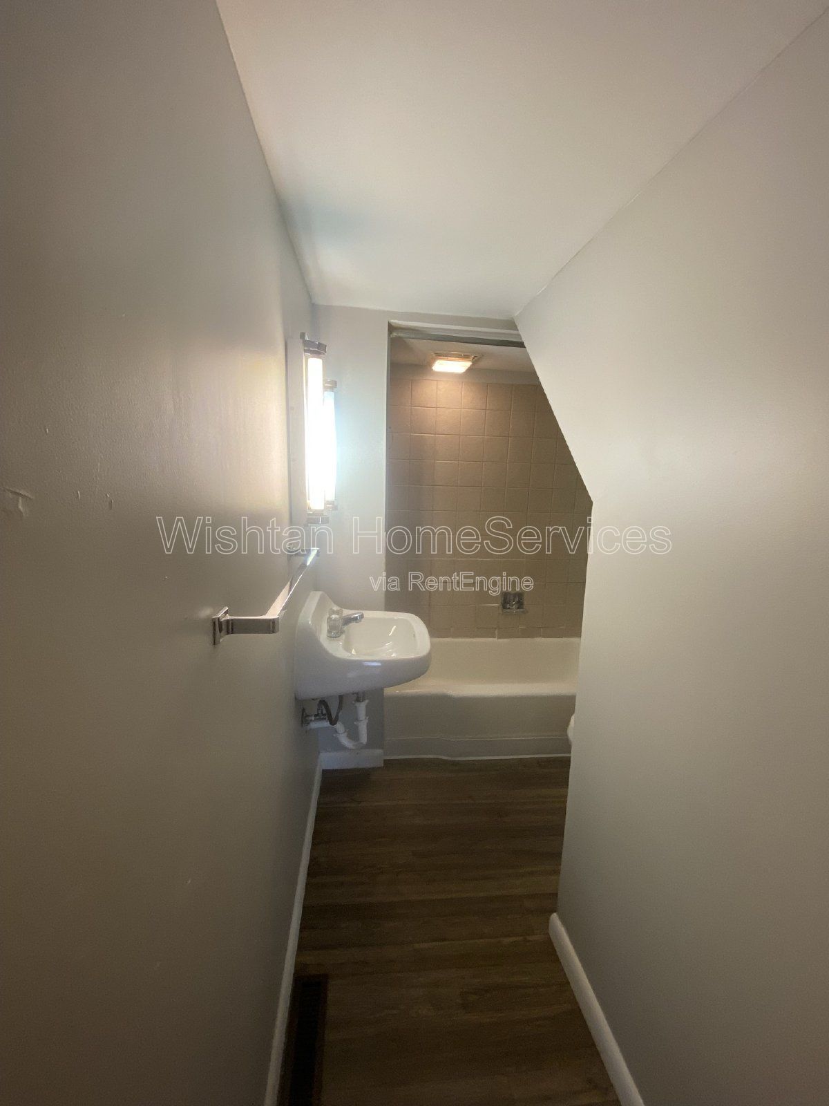 Charming 3-Bedroom Home with 2 Full Baths in Macomb, IL - Don't Miss Out! property image