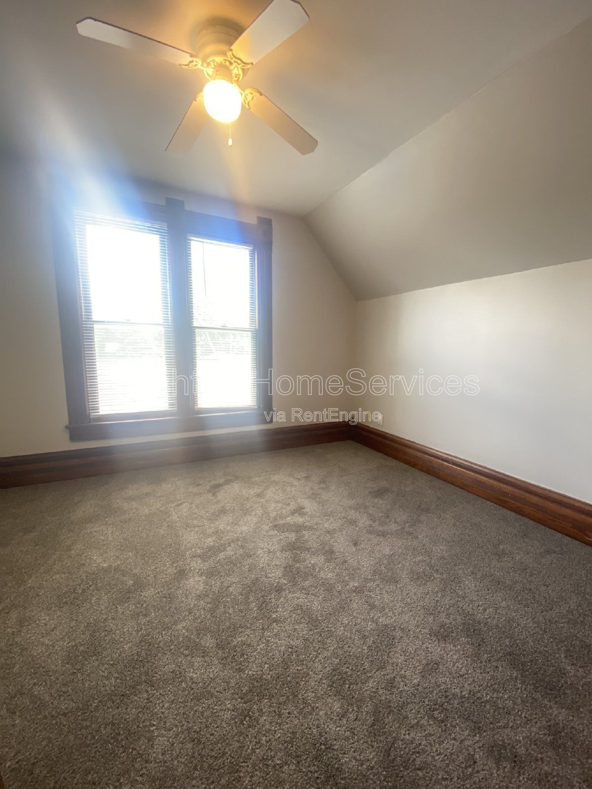 Charming 3-Bedroom Home with 2 Full Baths in Macomb, IL - Don't Miss Out! property image