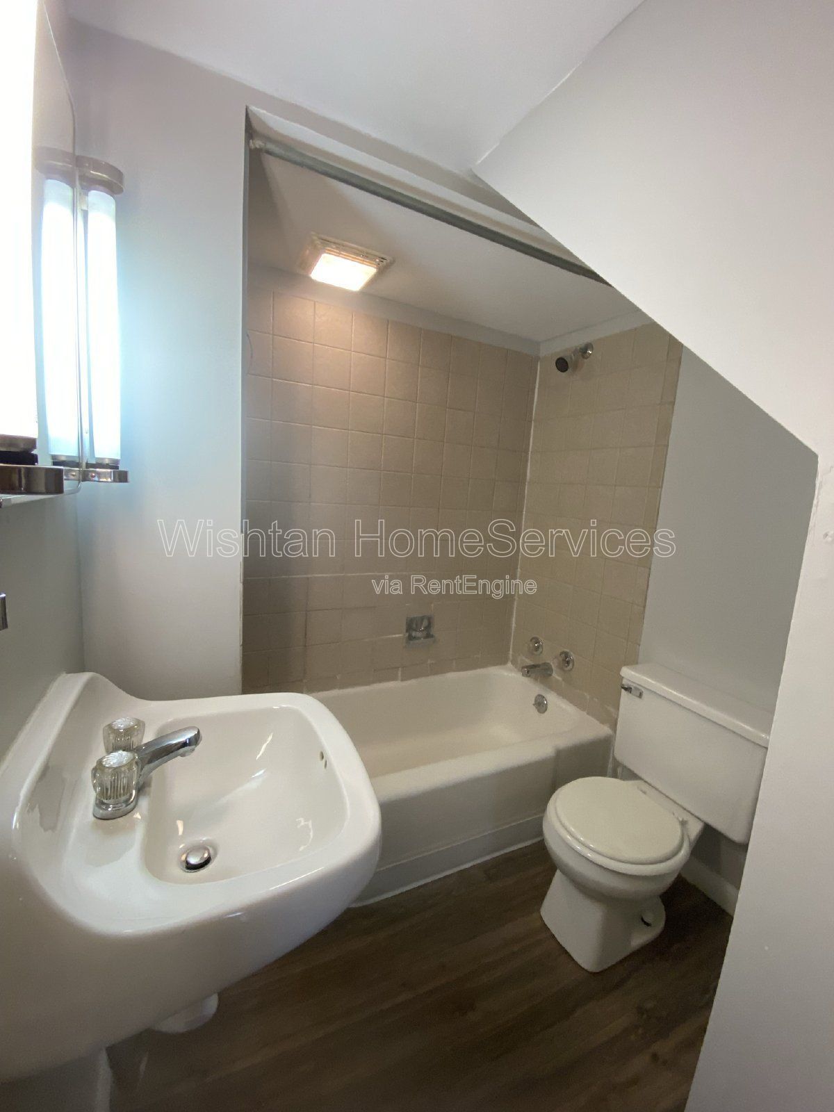 Charming 3-Bedroom Home with 2 Full Baths in Macomb, IL - Don't Miss Out! property image