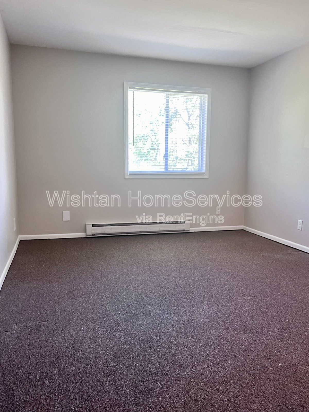 Charming 1-Bedroom Apartment in Macomb with Modern Amenities. property image