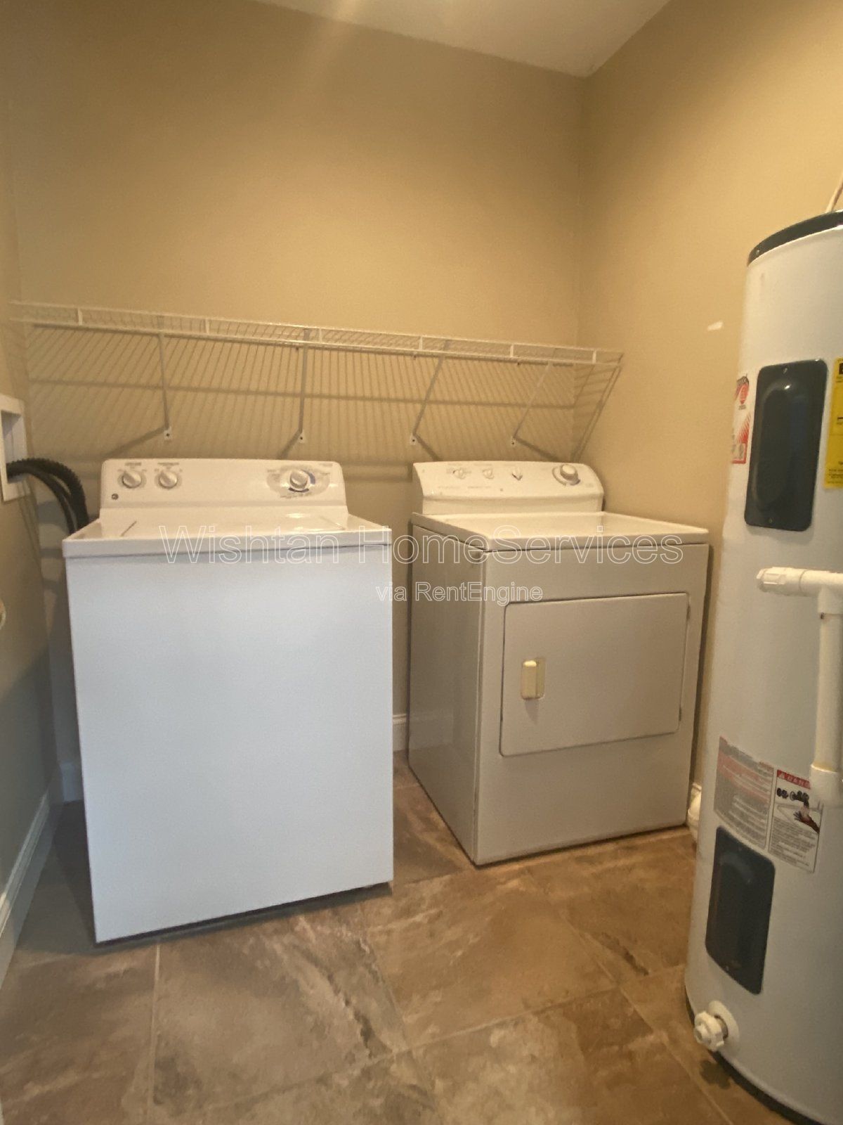 Modern 1-Bedroom Multiplex with Prime Location in Macomb, IL - Don't Miss Out! property image