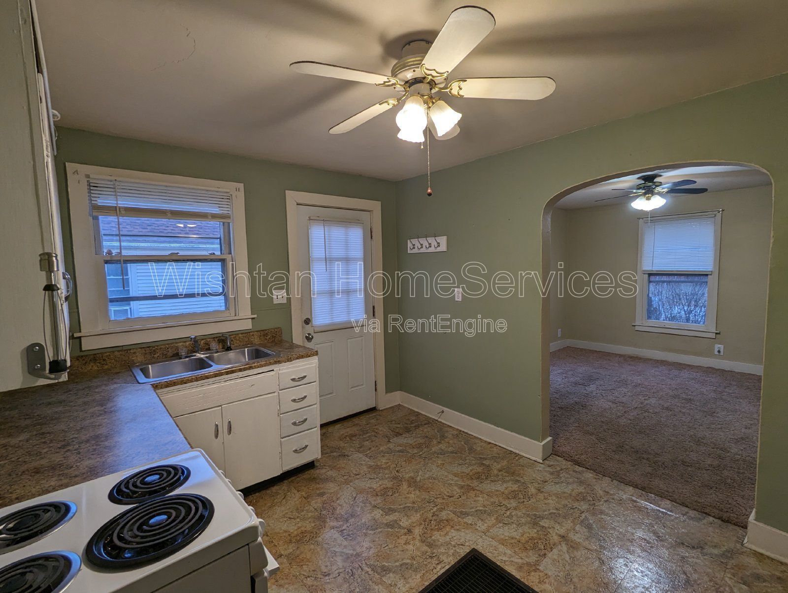 Cozy 1-Bedroom Duplex with Shared Laundry property image