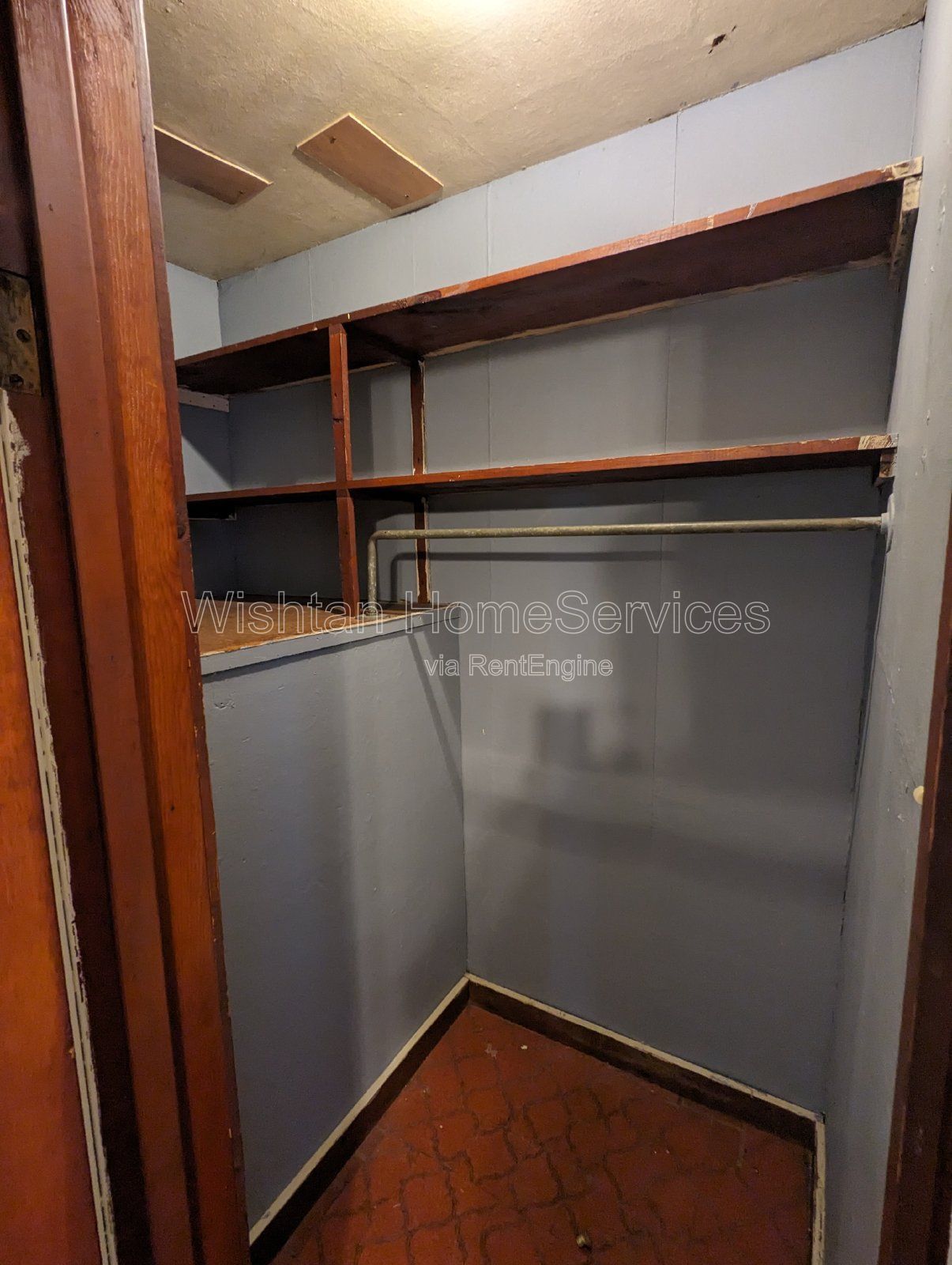 Cozy 1-Bedroom Duplex with Shared Laundry property image