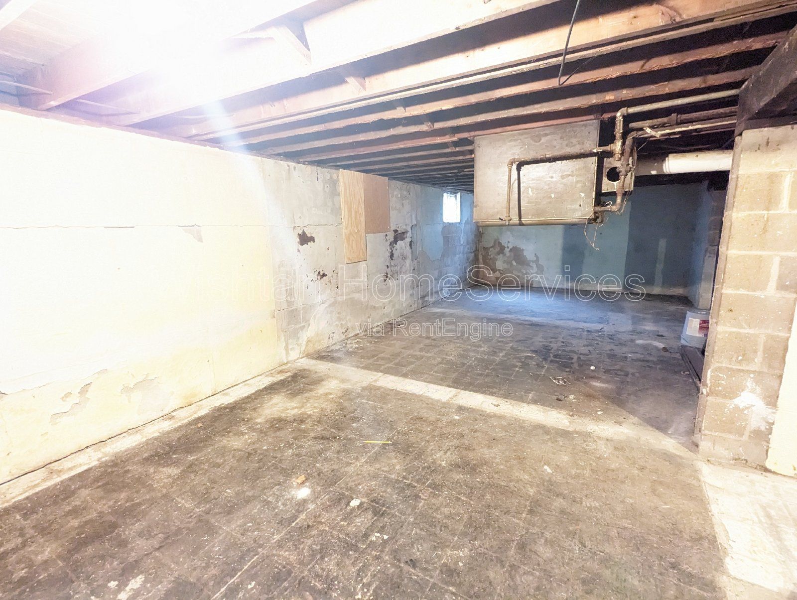 Cozy 1-Bedroom Duplex with Shared Laundry property image