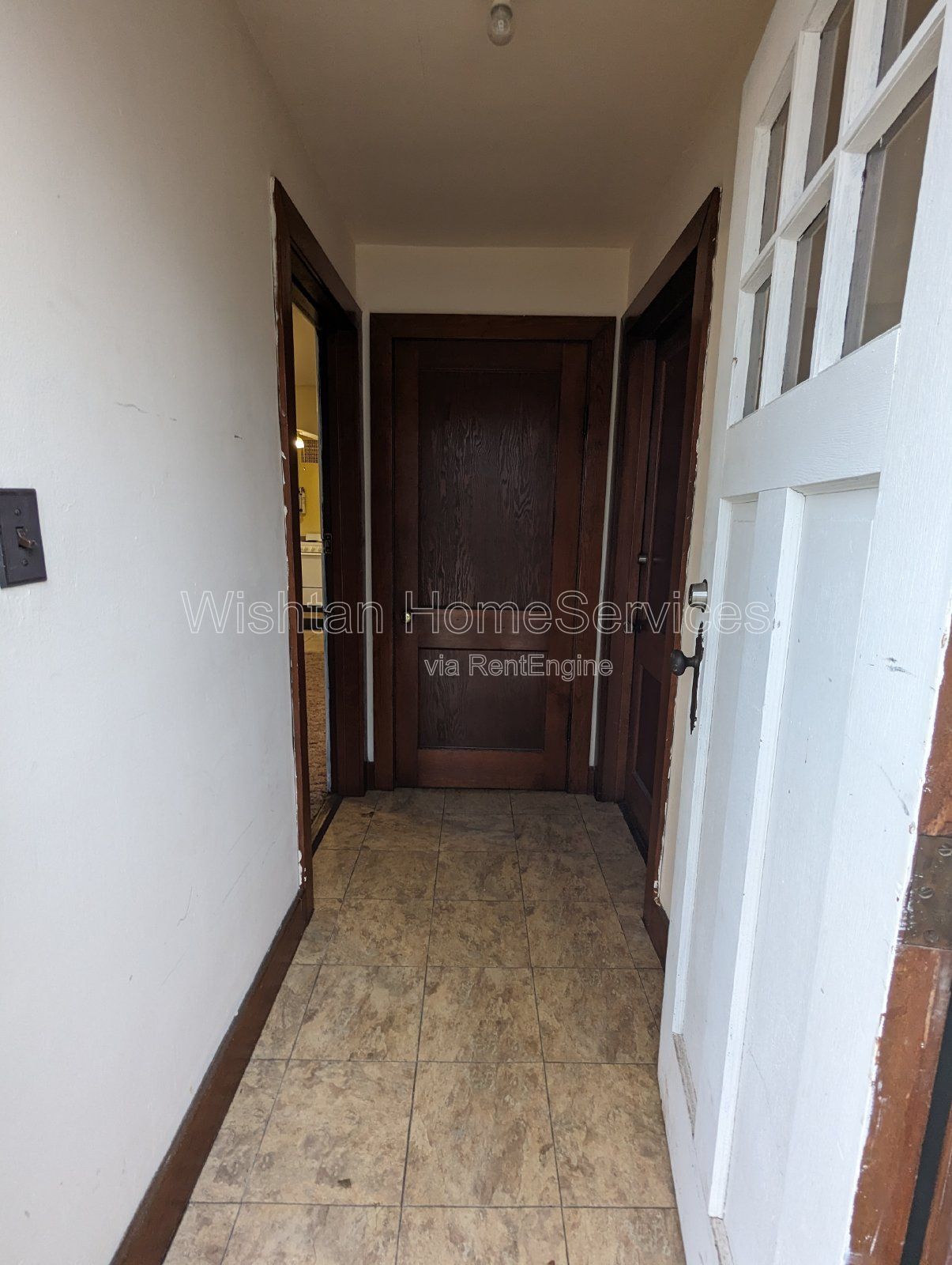 Cozy 1-Bedroom Duplex with Shared Laundry property image