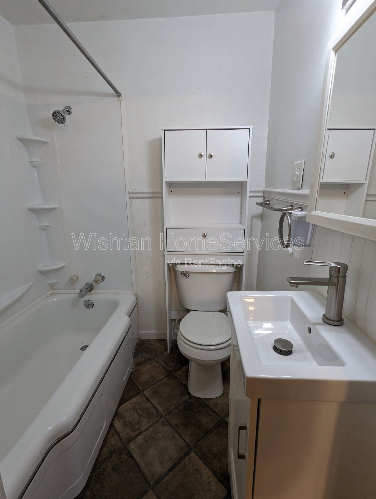 Cozy 1-Bedroom Duplex with Shared Laundry property image