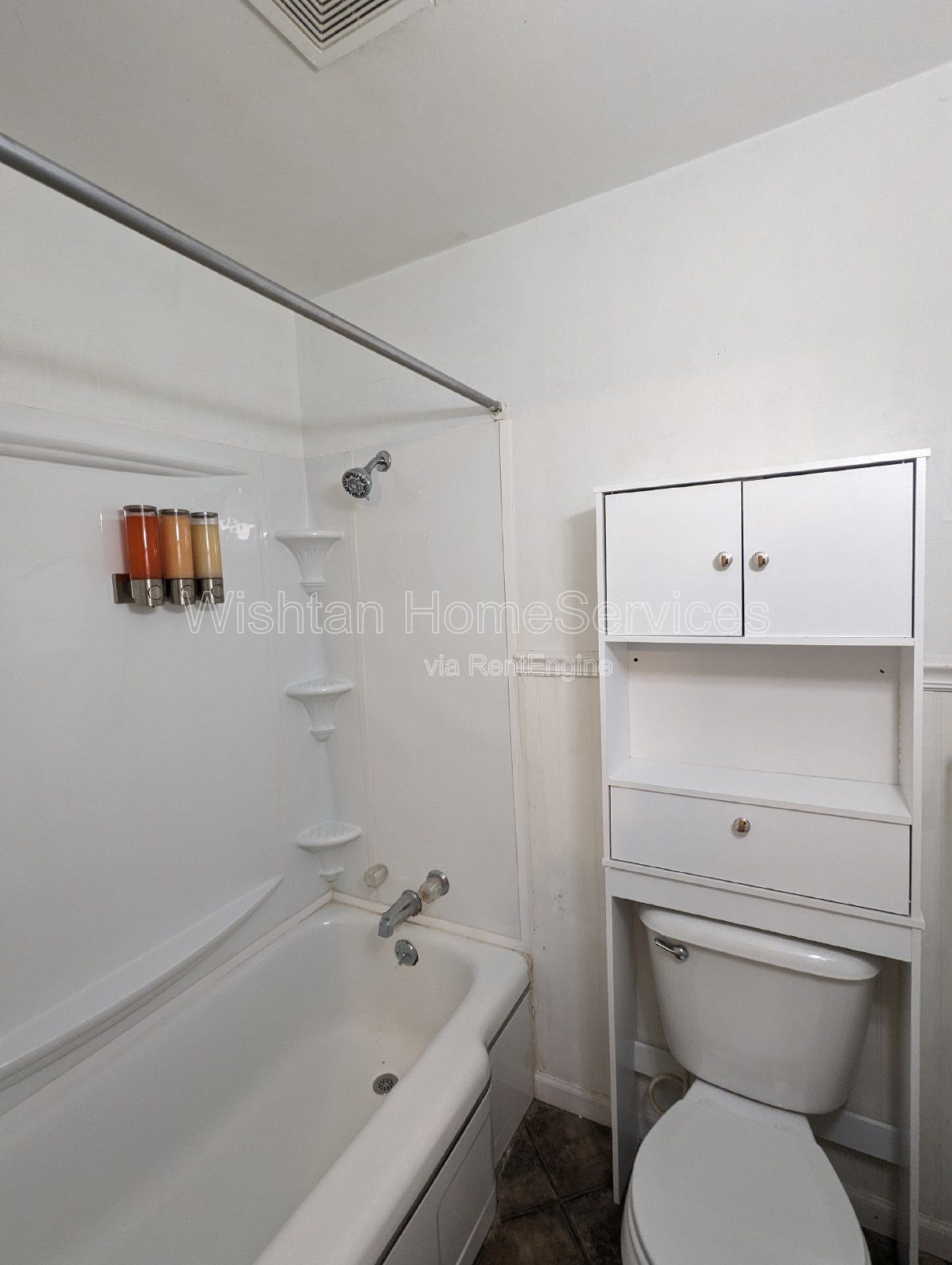 Cozy 1-Bedroom Duplex with Shared Laundry property image