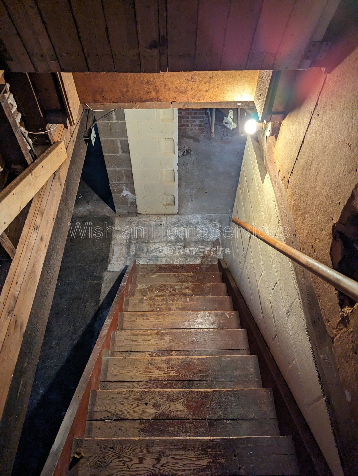 Cozy 1-Bedroom Duplex with Shared Laundry property image