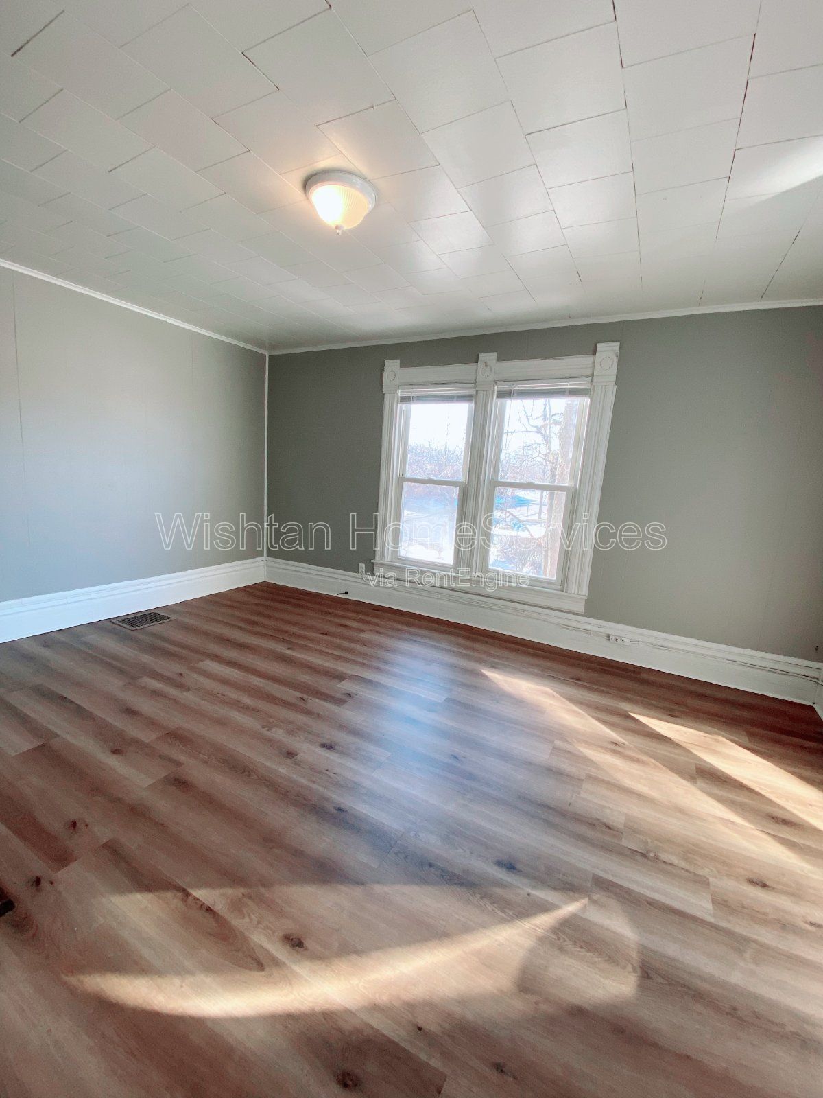 Modern 2 Bed 2 Bath Multiplex in Prime Macomb Location! property image