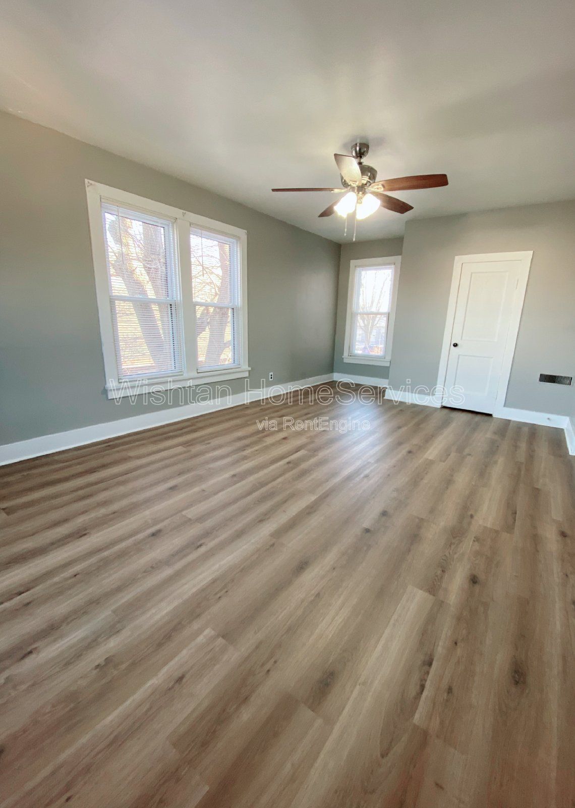 Modern 2 Bed 2 Bath Multiplex in Prime Macomb Location! property image