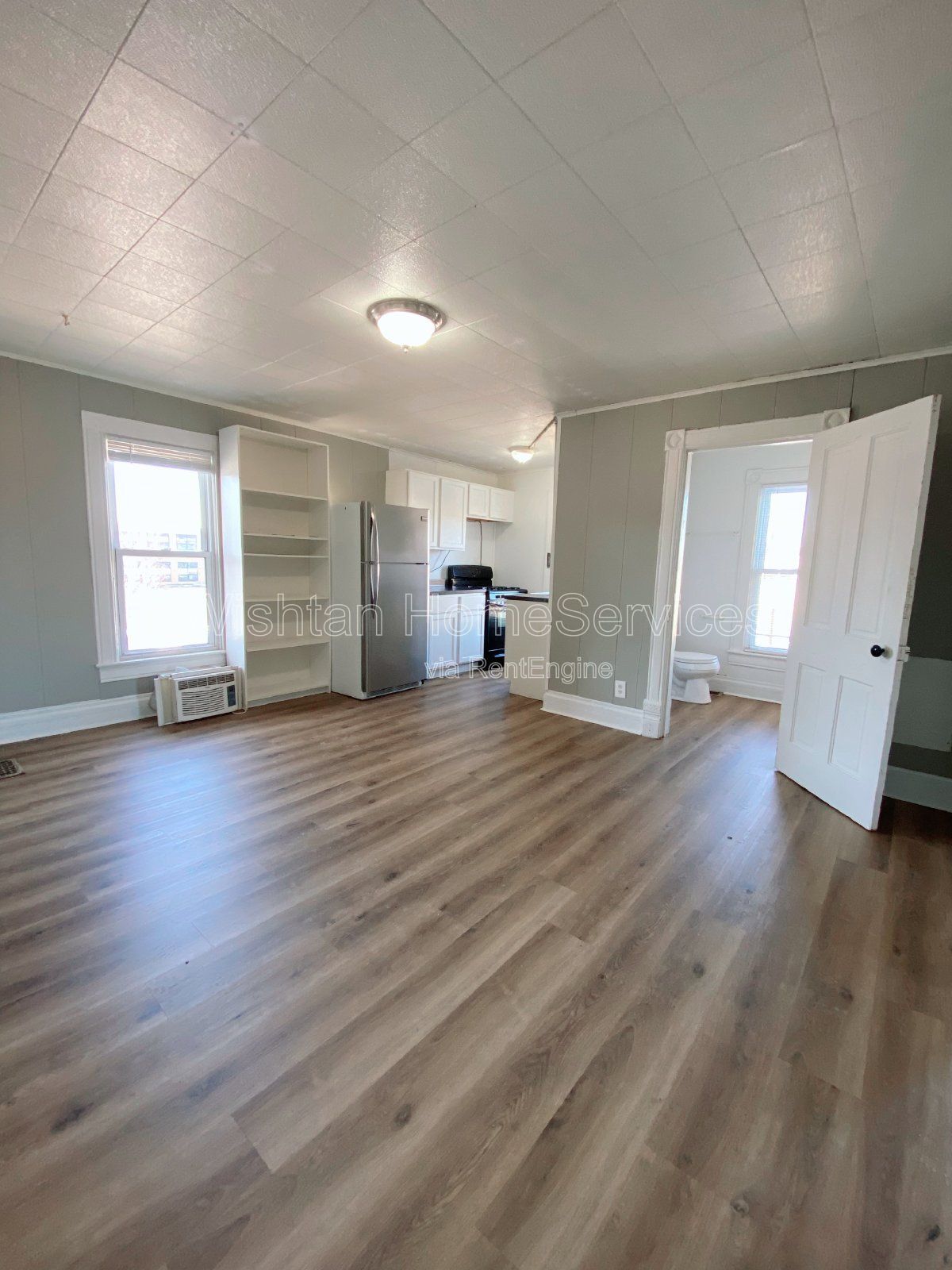 Modern 2 Bed 2 Bath Multiplex in Prime Macomb Location! property image