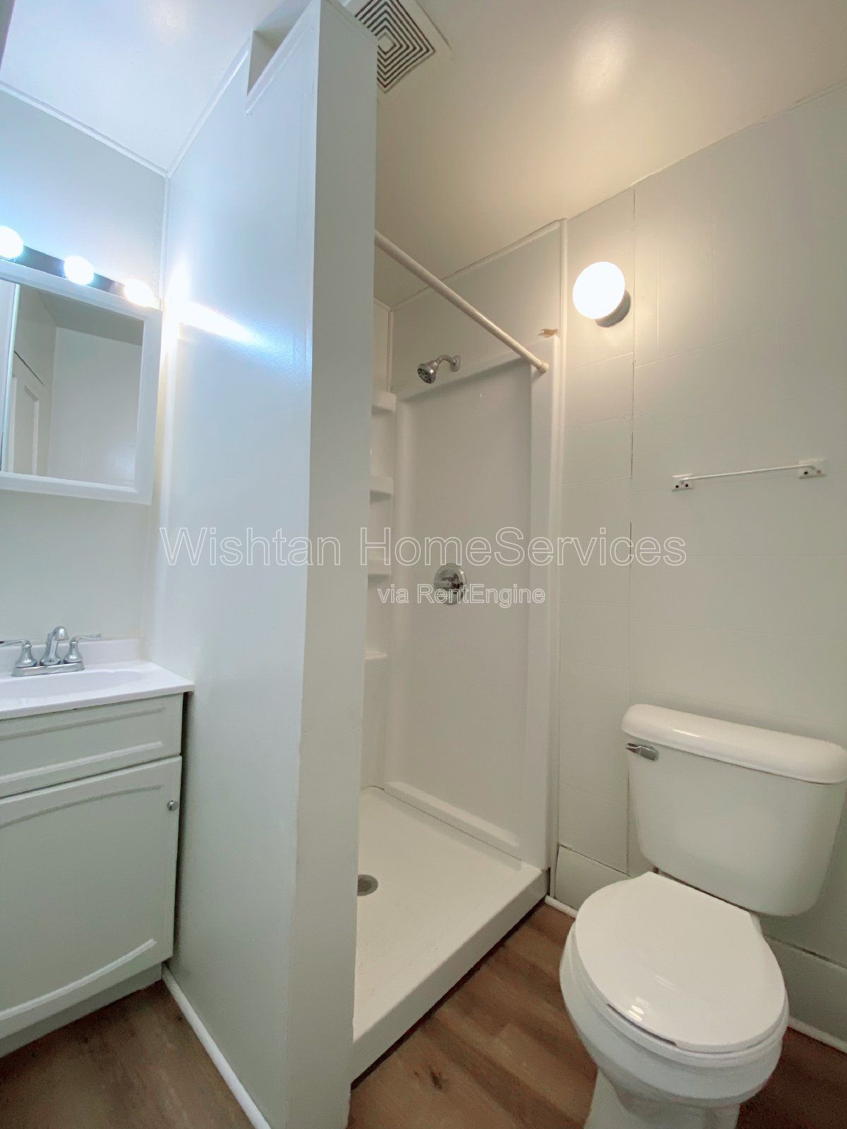 Modern 2 Bed 2 Bath Multiplex in Prime Macomb Location! property image