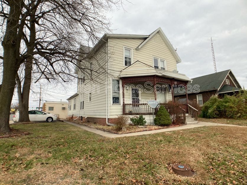 Modern 2 Bed 2 Bath Multiplex in Prime Macomb Location! property image