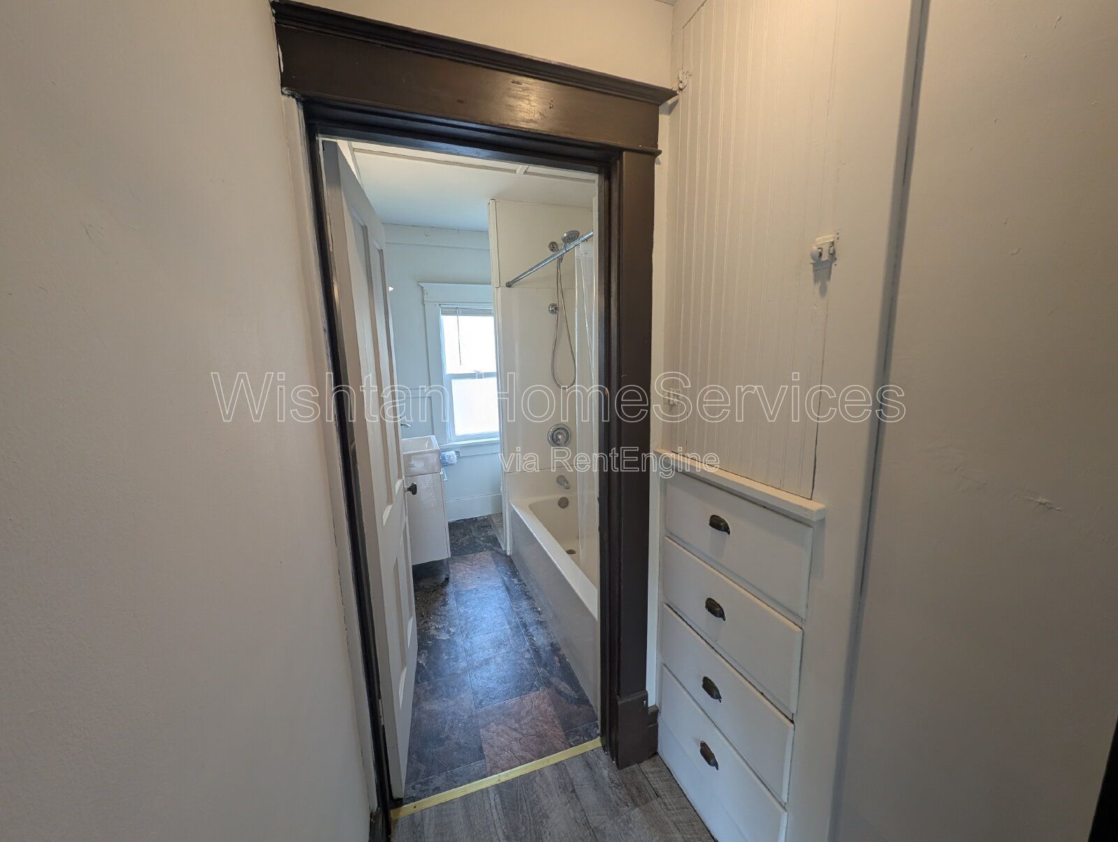 Charming 1-Bedroom Apartment with Classic Character and Modern Updates property image