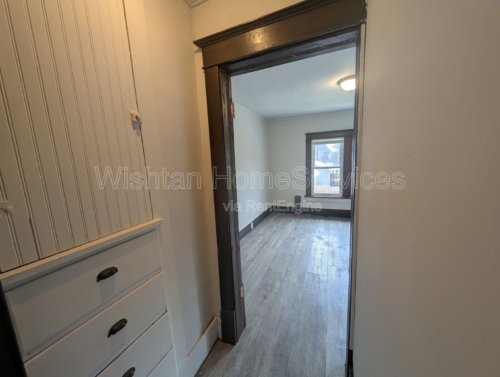 Charming 1-Bedroom Apartment with Classic Character and Modern Updates property image