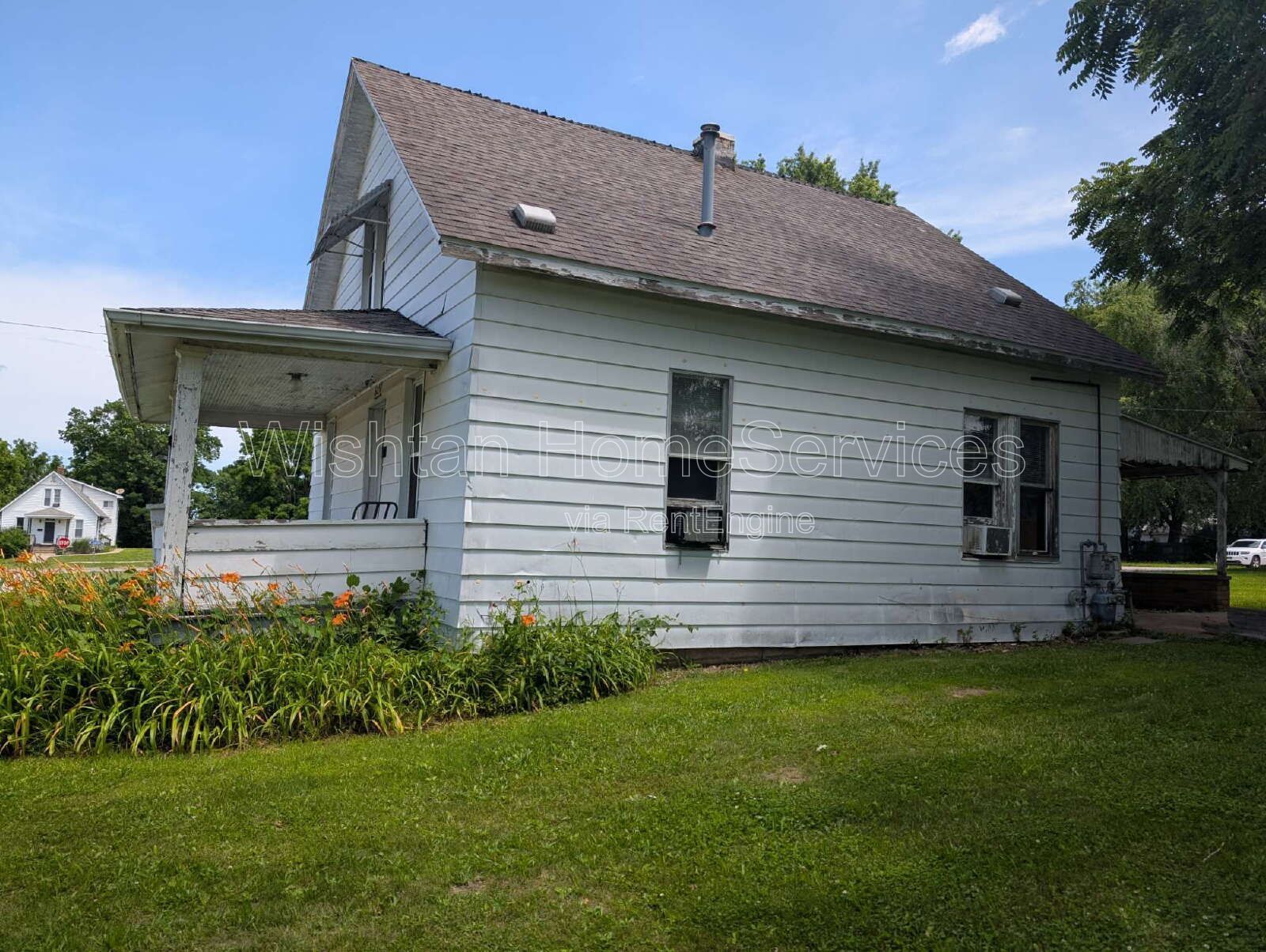 Charming Studio Retreat in the Heart of Macomb – Ideal Location at 615 N Avery St! property image