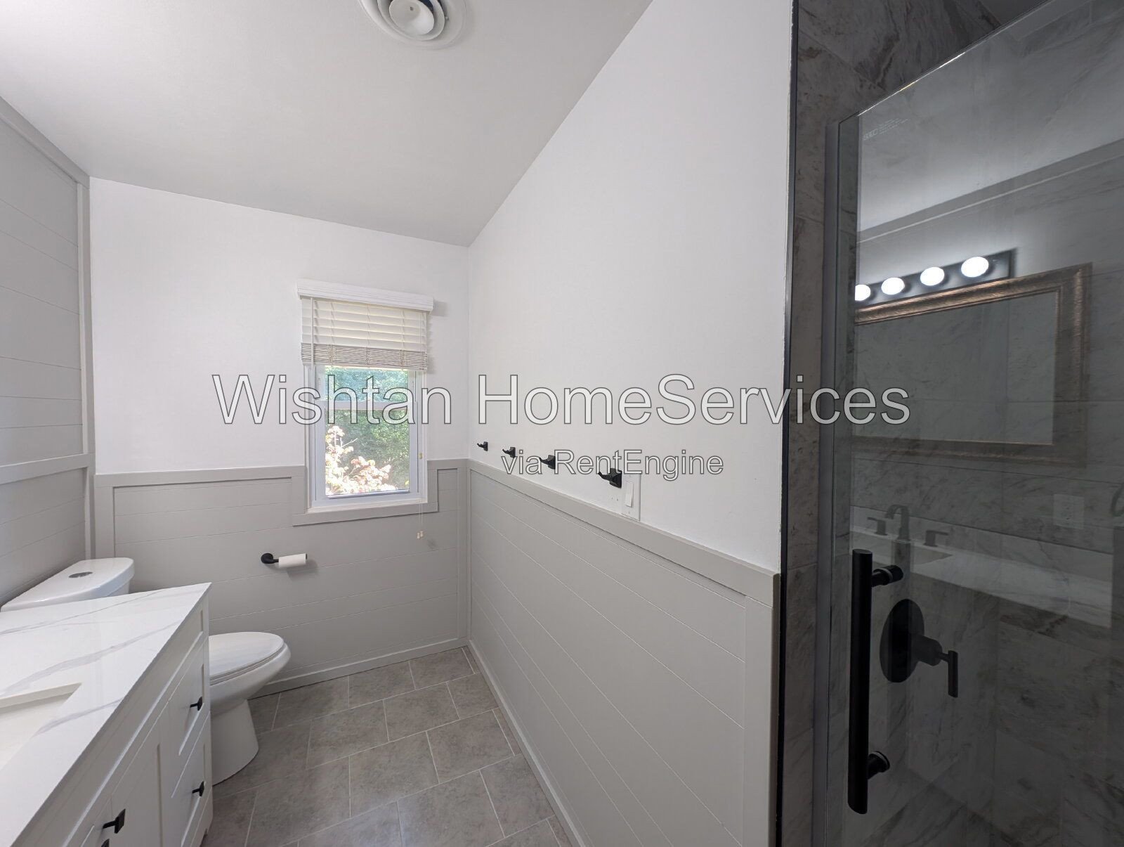Spacious 4-Bedroom, 2.5-Bath Home in Quincy, IL property image