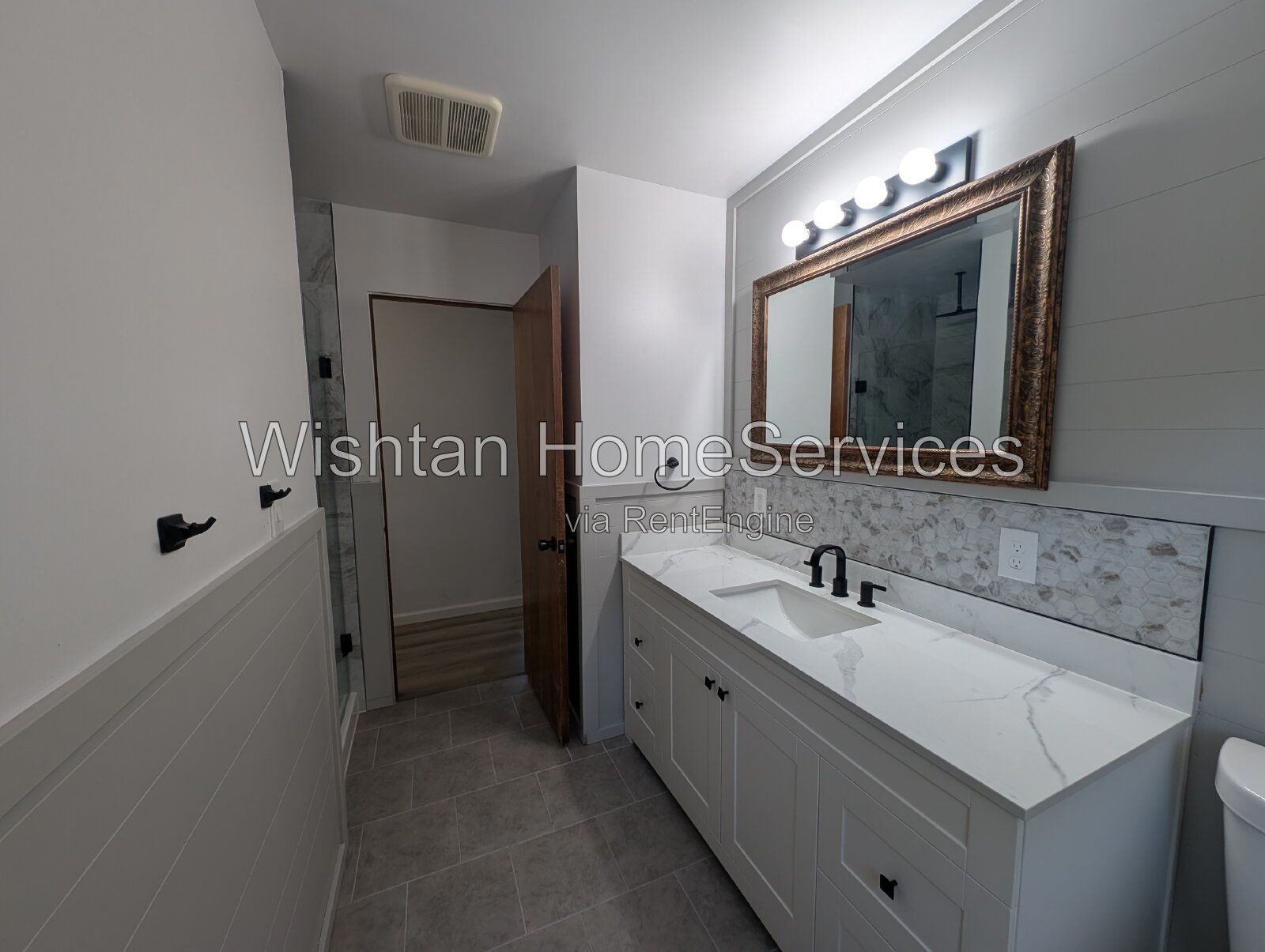 Spacious 4-Bedroom, 2.5-Bath Home in Quincy, IL property image