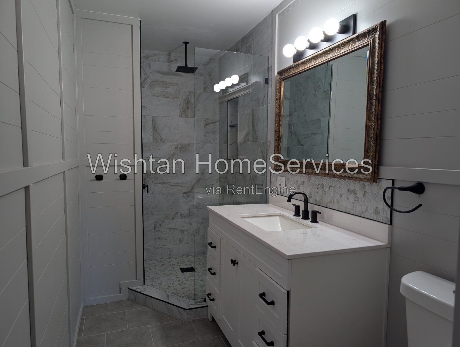 Spacious 4-Bedroom, 2.5-Bath Home in Quincy, IL property image