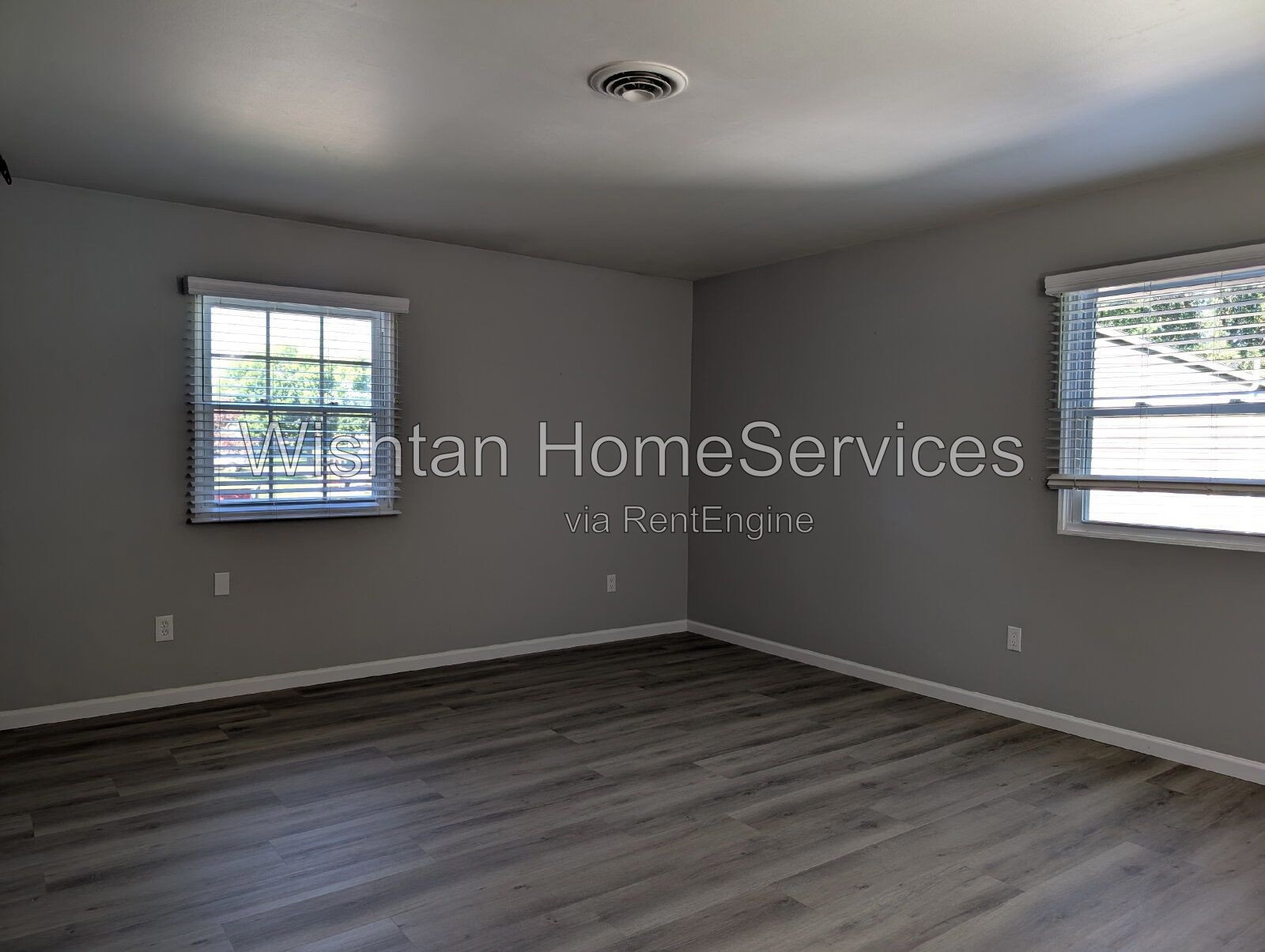 Spacious 4-Bedroom, 2.5-Bath Home in Quincy, IL property image