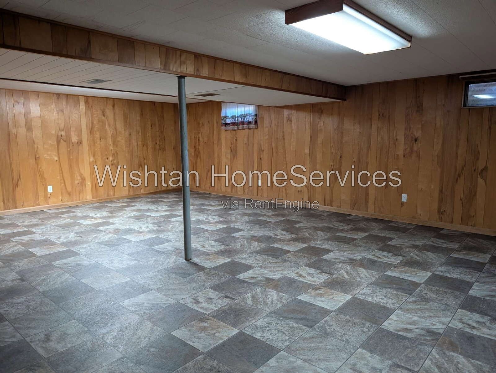 Spacious 4-Bedroom, 2.5-Bath Home in Quincy, IL property image
