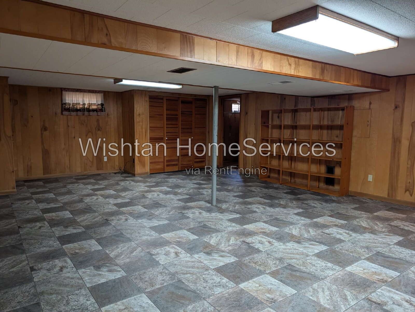 Spacious 4-Bedroom, 2.5-Bath Home in Quincy, IL property image