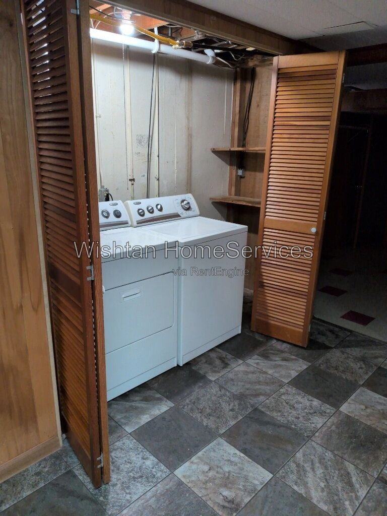 Spacious 4-Bedroom, 2.5-Bath Home in Quincy, IL property image