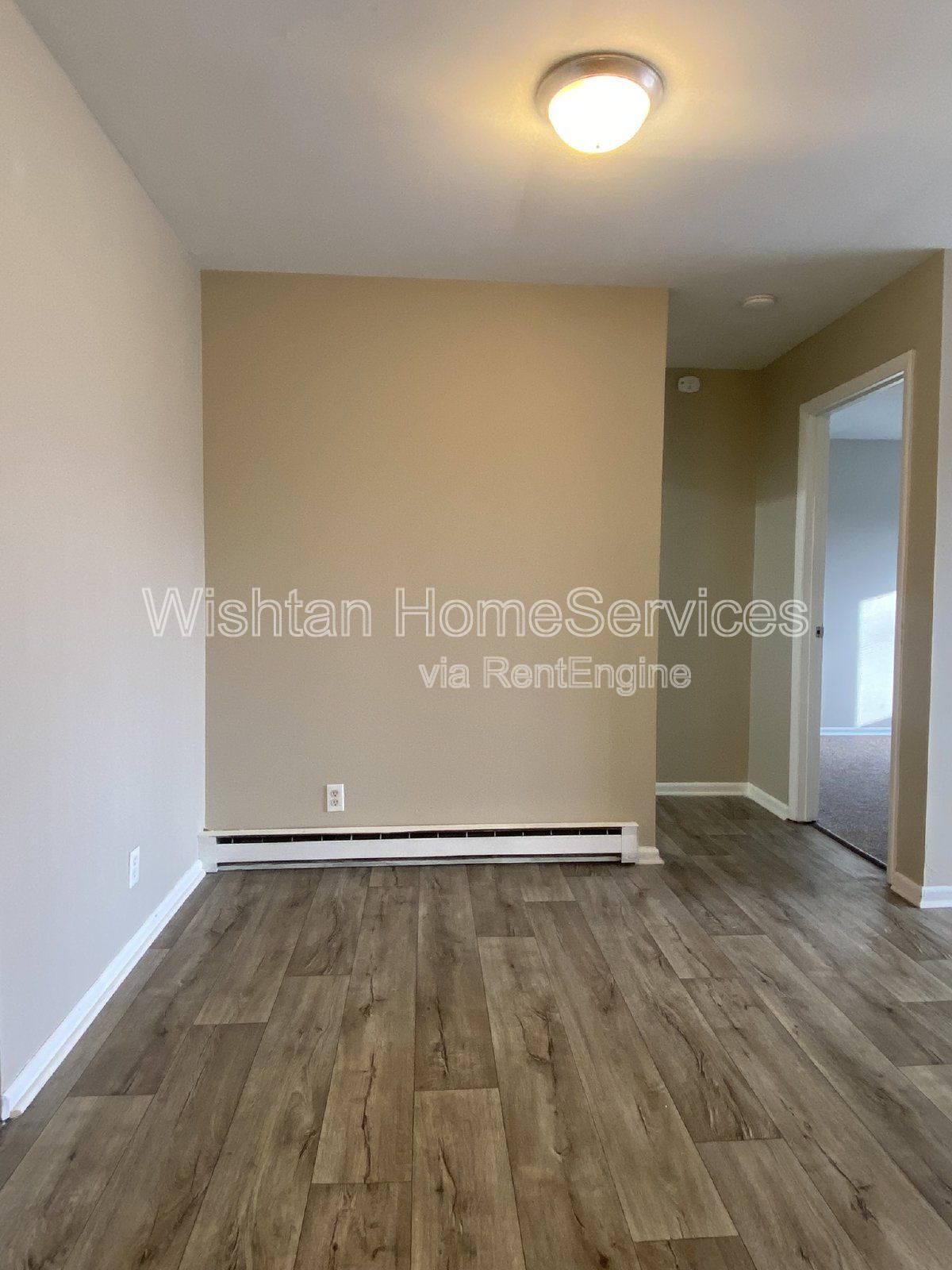 Charming 1 Bedroom Apartment in Macomb, IL with Spacious Layout and Convenient Location! property image