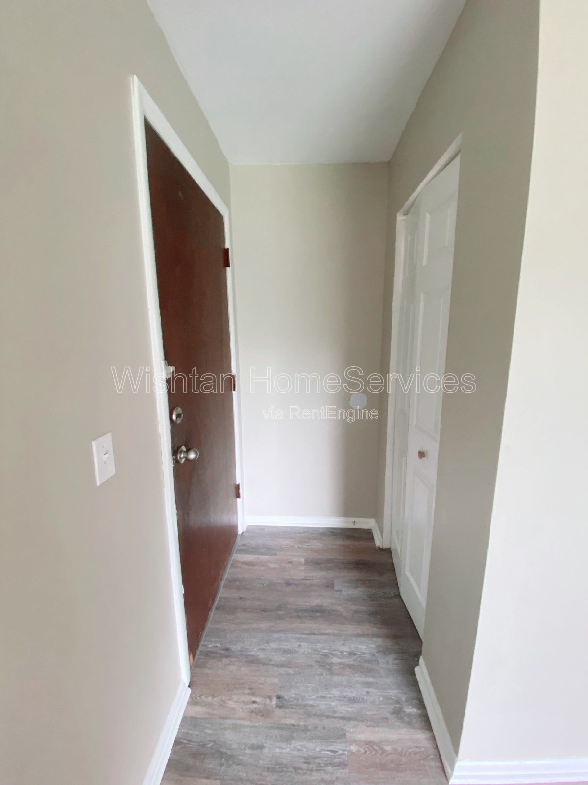 Charming 1 Bedroom Apartment in Macomb, IL with Spacious Layout and Convenient Location! property image