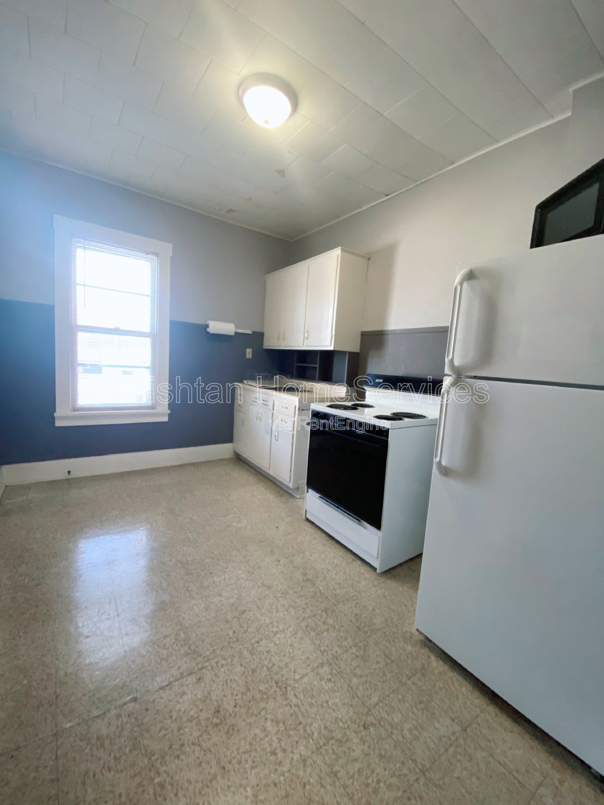 One-Bedroom Retreat on a Quiet Street: Affordable Living with On-Site Laundry. Budget-Friendly Comfort in a Tranquil Setting. property image