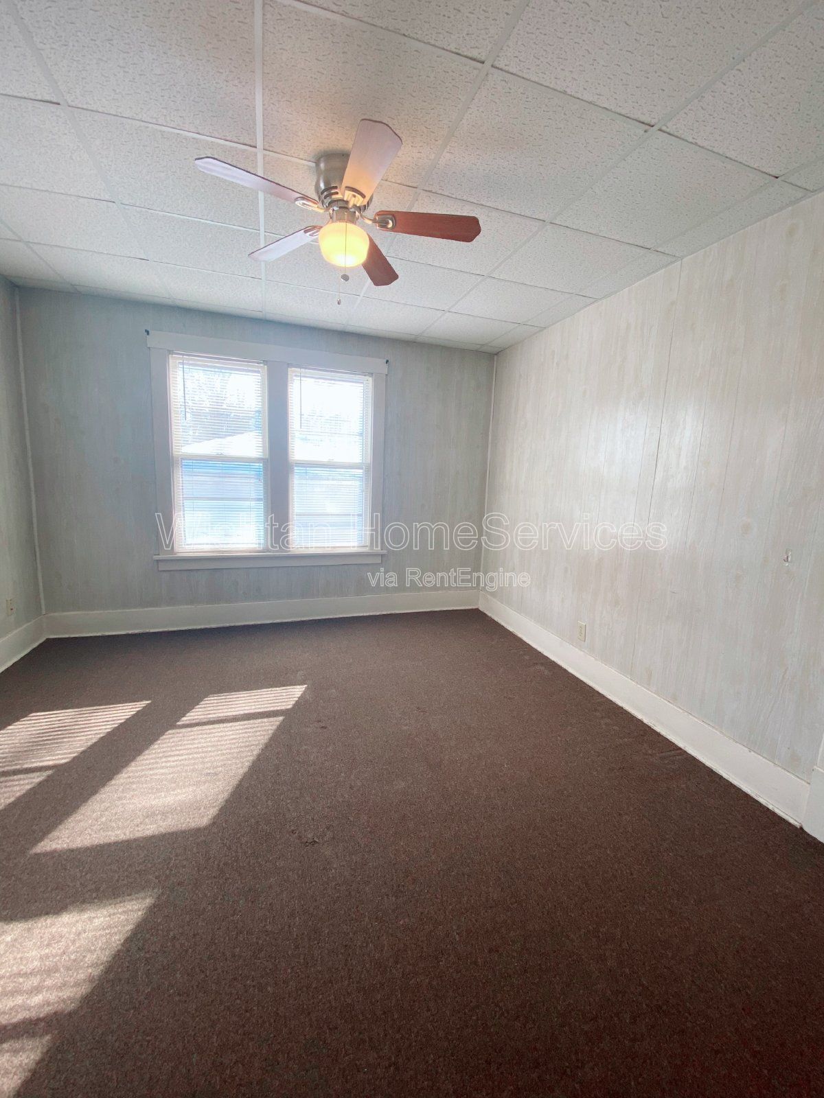 One-Bedroom Retreat on a Quiet Street: Affordable Living with On-Site Laundry. Budget-Friendly Comfort in a Tranquil Setting. property image