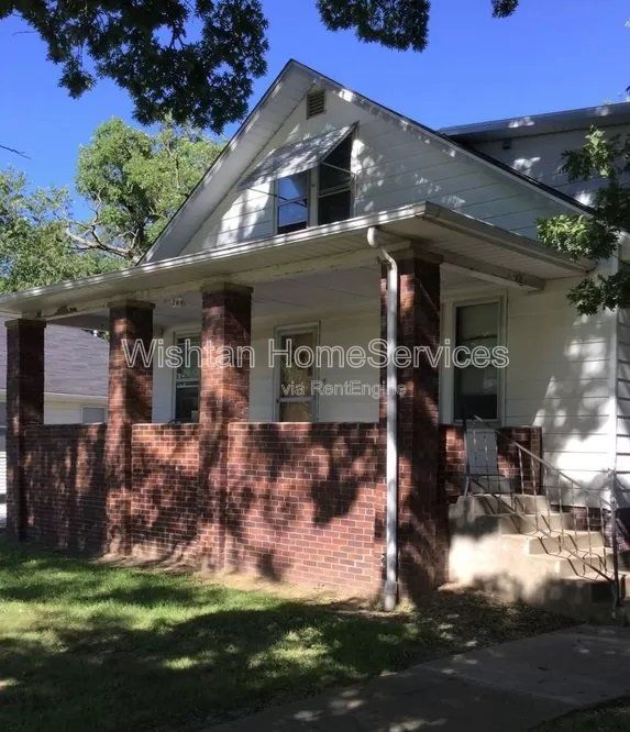 One-Bedroom Retreat on a Quiet Street: Affordable Living with On-Site Laundry. Budget-Friendly Comfort in a Tranquil Setting. property image