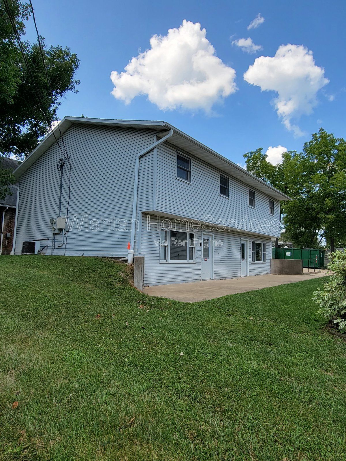 Modern 3-Bedroom Rental with Prime Location in Macomb, IL - Don't Miss Out! property image