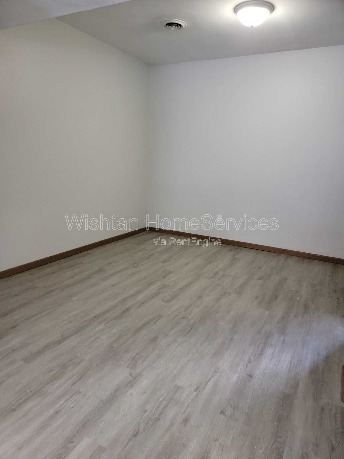 Modern 3-Bedroom Rental with Prime Location in Macomb, IL - Don't Miss Out! property image