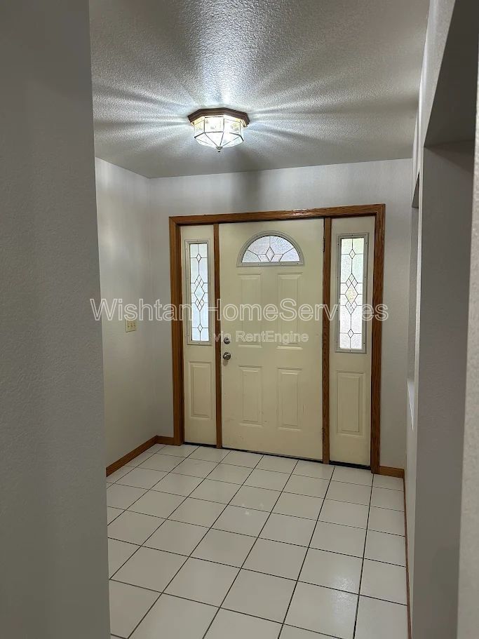 Your Dream Home Awaits – 948 Oakview Drive, Macomb IL property image