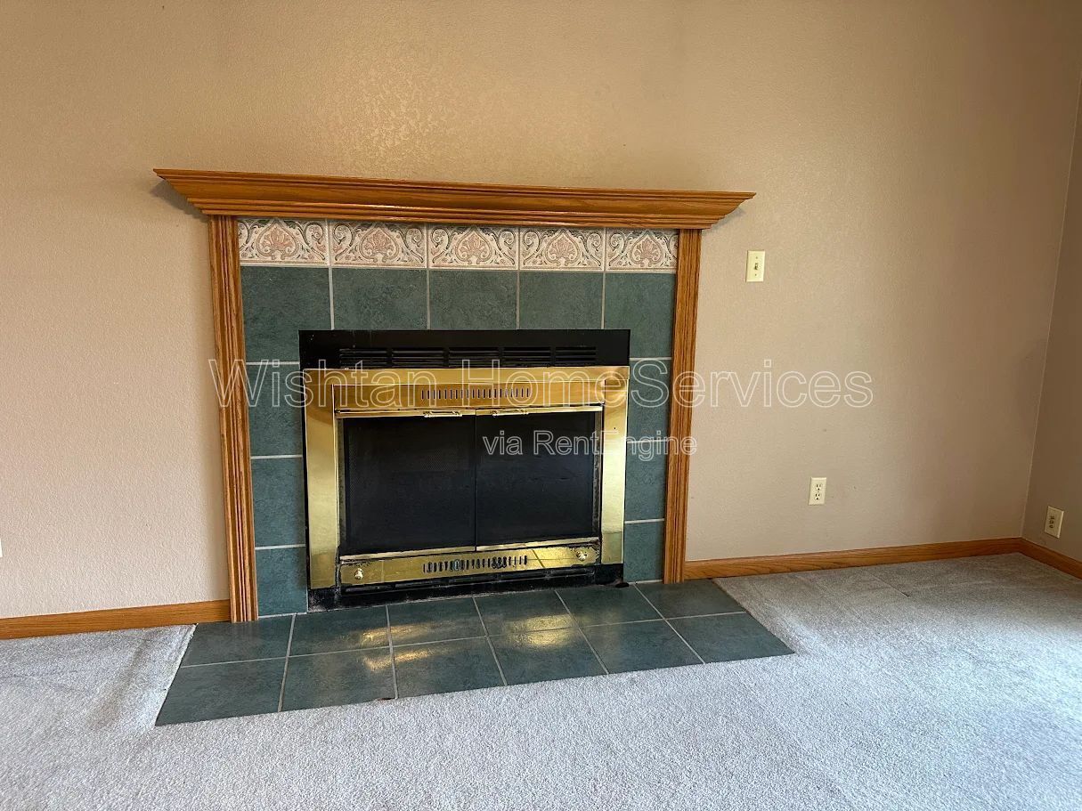 Your Dream Home Awaits – 948 Oakview Drive, Macomb IL property image