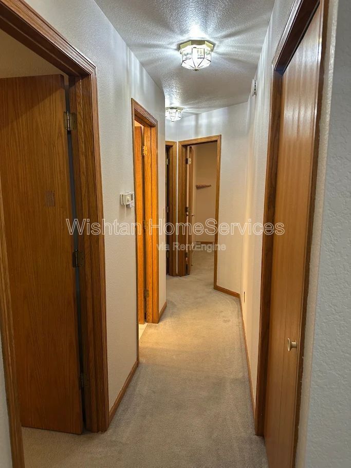 Your Dream Home Awaits – 948 Oakview Drive, Macomb IL property image