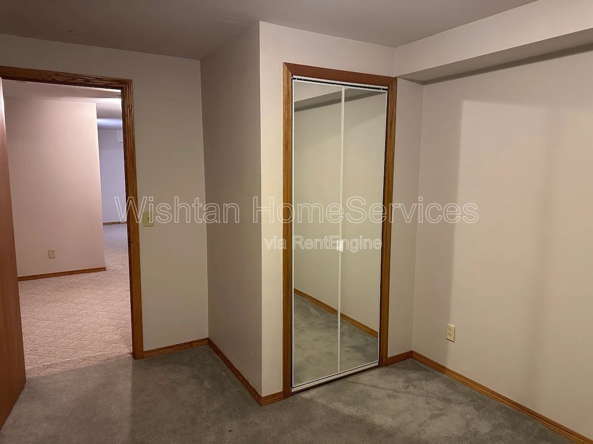 Your Dream Home Awaits – 948 Oakview Drive, Macomb IL property image