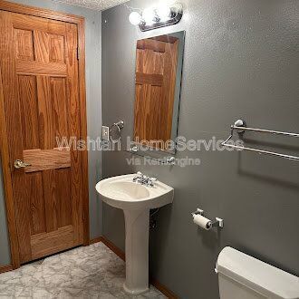 Your Dream Home Awaits – 948 Oakview Drive, Macomb IL property image