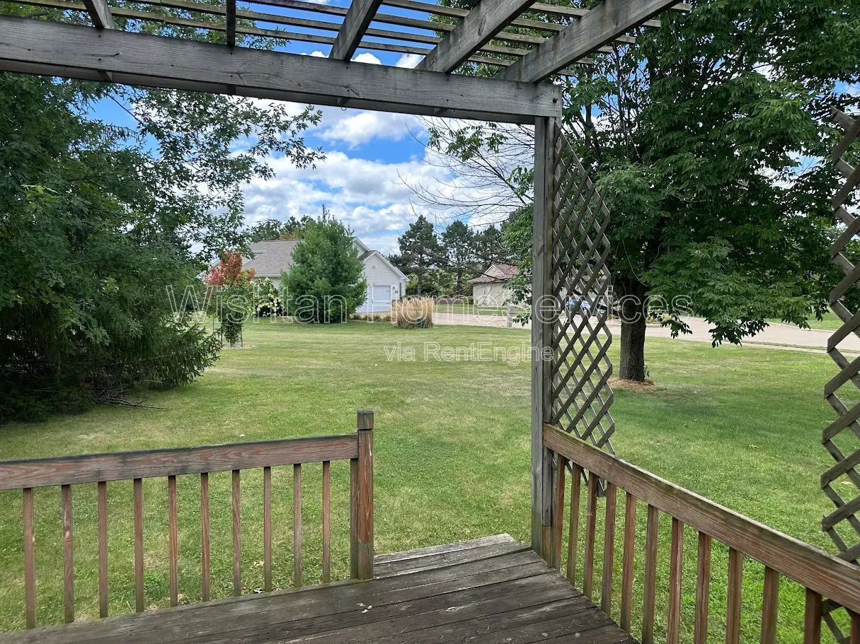 Your Dream Home Awaits – 948 Oakview Drive, Macomb IL property image