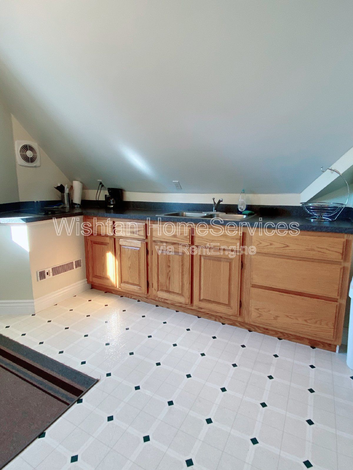 A unique fusion of convenience and luxury. Request a showing today at your new home away from home, 538 N. Randolph St! property image