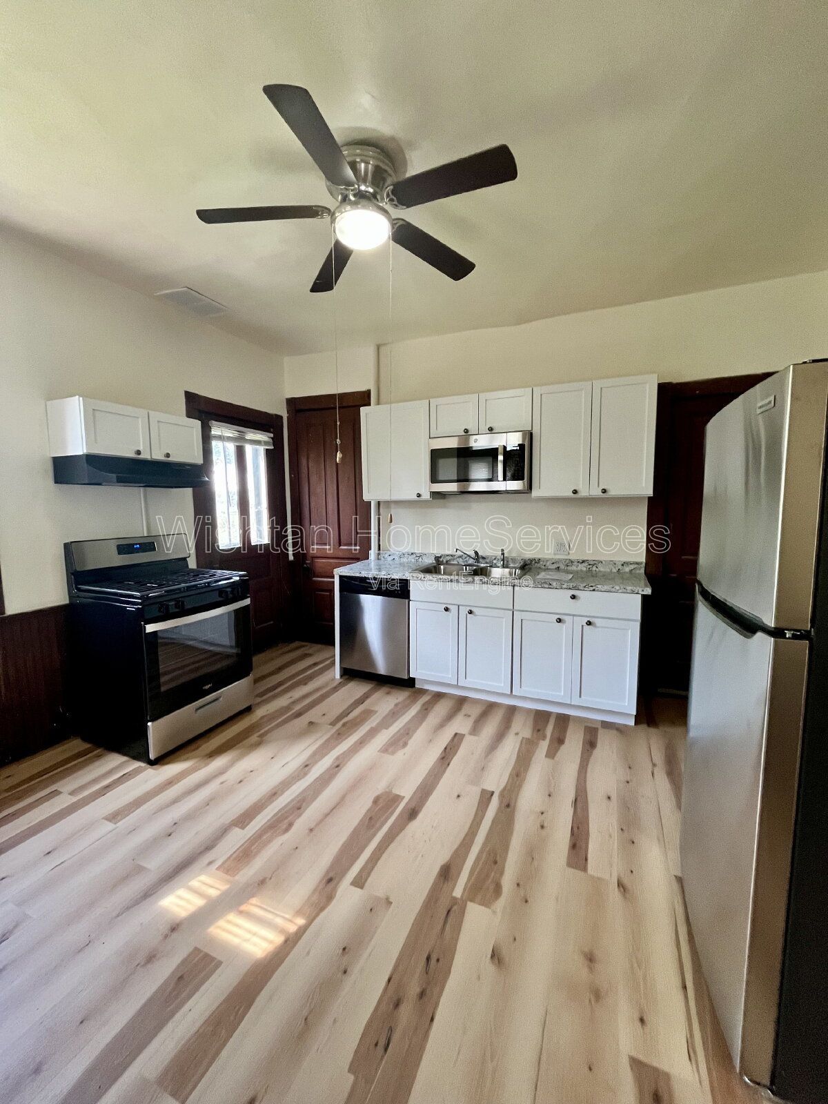 Charming 2-Bedroom Home at 1016 York St, Quincy, IL - Cozy Living Awaits! property image