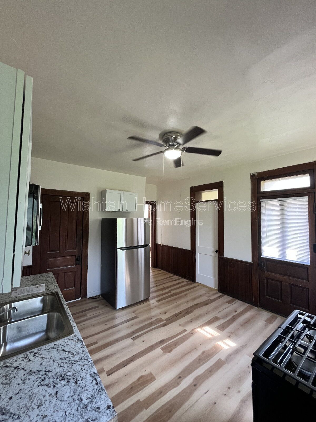 Charming 2-Bedroom Home at 1016 York St, Quincy, IL - Cozy Living Awaits! property image