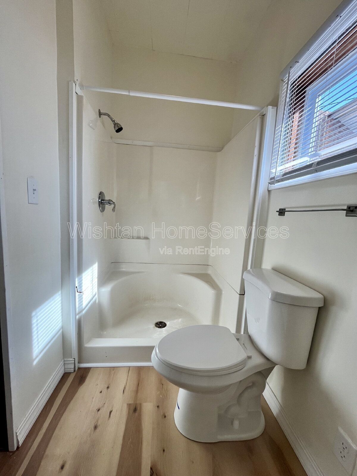 Charming 2-Bedroom Home at 1016 York St, Quincy, IL - Cozy Living Awaits! property image