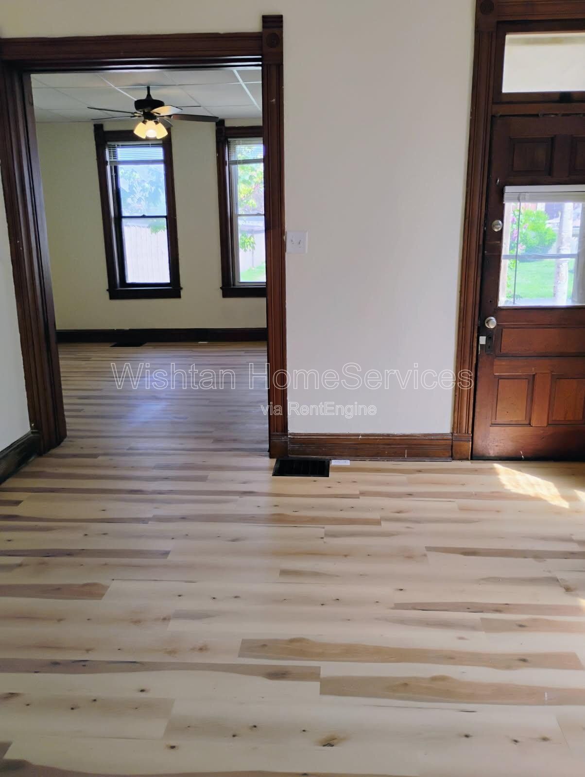 Charming 2-Bedroom Home at 1016 York St, Quincy, IL - Cozy Living Awaits! property image