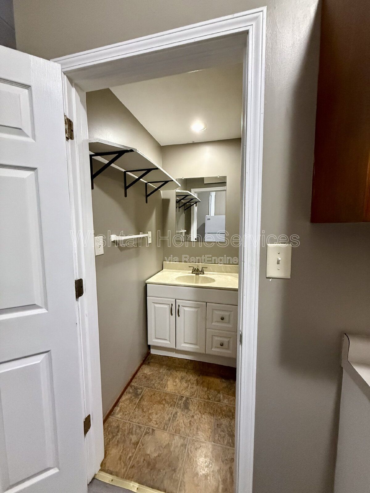 Charming 1-Bedroom Gem in Quincy – Your Cozy Retreat Awaits! property image