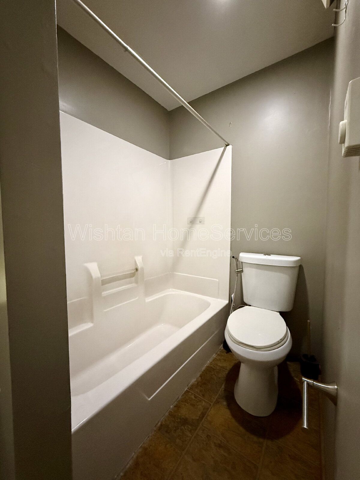 Charming 1-Bedroom Gem in Quincy – Your Cozy Retreat Awaits! property image