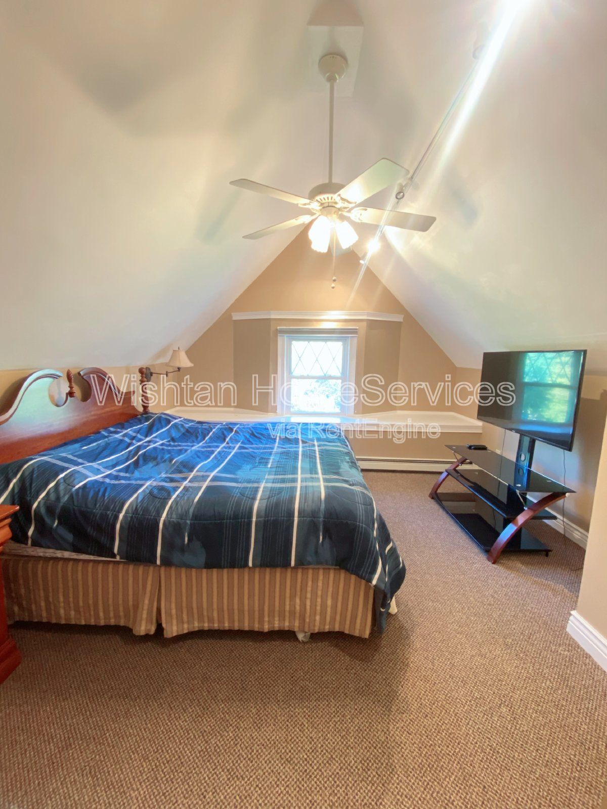 A unique fusion of convenience and luxury. Request a showing today at your new home away from home, 538 N. Randolph St! property image